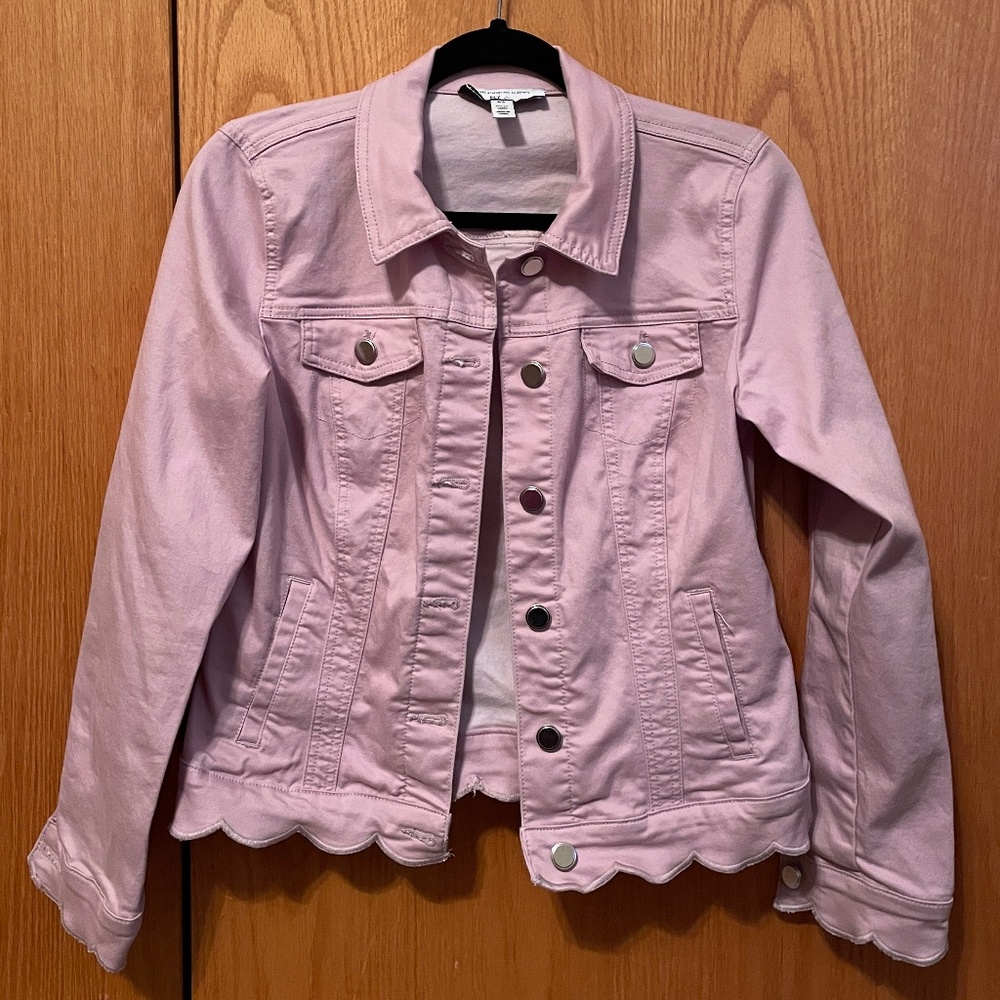 Soft Pink Scallop Hemmed Jean Jacket